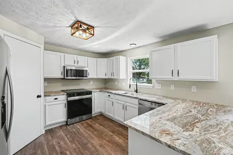 Kitchen - 423 Lorelei Dr, Fayetteville, OH 45118 photo 2 of 3