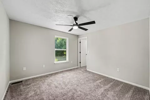 Bedroom - 423 Lorelei Dr, Fayetteville, OH 45118 photo 3 of 3