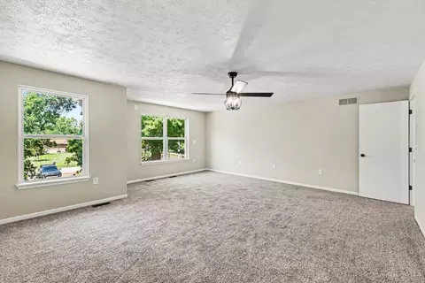 Living - 423 Lorelei Dr, Fayetteville, OH 45118 photo 6 of 7