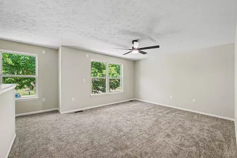 Living - 423 Lorelei Dr, Fayetteville, OH 45118 photo 5 of 7