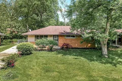 8670 Zodiac Dr, Cincinnati, OH 45231