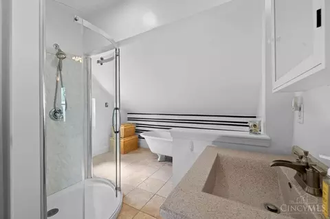 Bath - 6705 Merwin Ave, Cincinnati, OH 45227 photo 2 of 3