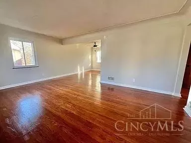 Living - 1116 Madeleine Cir, Cincinnati, OH 45231 photo 1 of 2