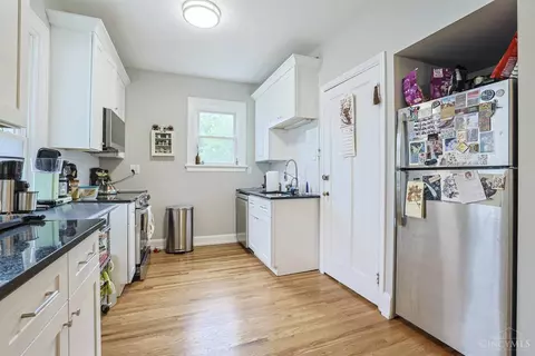 Kitchen - 1268 Delta Ave, Cincinnati, OH 45208 photo 2 of 4