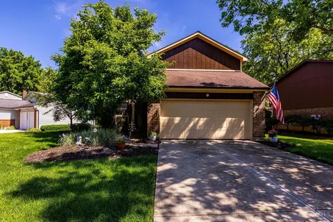 8846 Meadow Dr, Mason, OH 45040