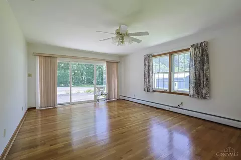 Living - 7794 Templin Rd, Blanchester, OH 45107 photo 5 of 8
