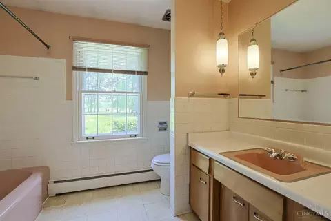 Bath - 7794 Templin Rd, Blanchester, OH 45107 photo 3 of 4