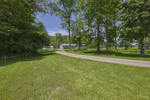 Exterior - 7794 Templin Rd, Blanchester, OH 45107 photo 7 of 16