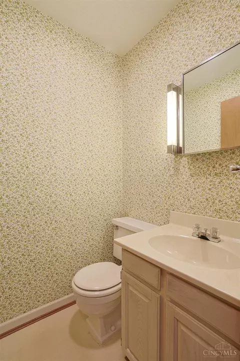 Bath - 7794 Templin Rd, Blanchester, OH 45107 photo 2 of 4