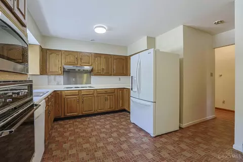 Kitchen - 7794 Templin Rd, Blanchester, OH 45107 photo 2 of 3
