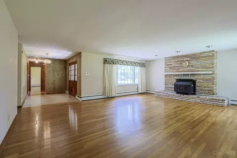 Living - 7794 Templin Rd, Blanchester, OH 45107 photo 2 of 8