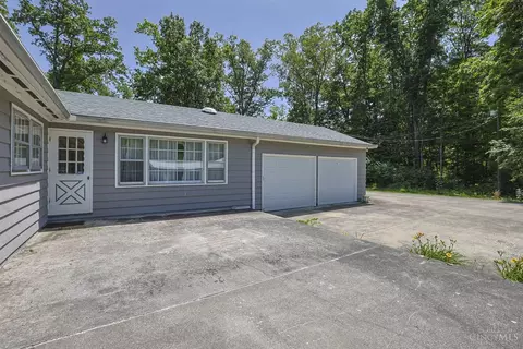 Exterior - 7794 Templin Rd, Blanchester, OH 45107 photo 4 of 16