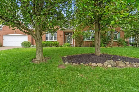 6019 Scotch Pine Dr, Milford, OH 45150