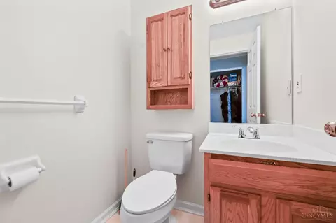 Bath - 32 Stillmeadow Dr, Cincinnati, OH 45245 photo 3 of 3