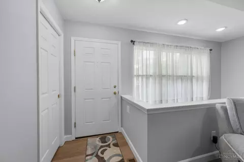 Entry Way - 32 Stillmeadow Dr, Cincinnati, OH 45245 photo 1 of 2