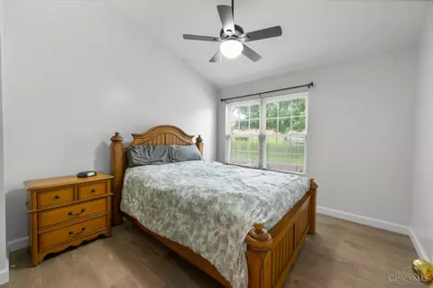 Bedroom - 32 Stillmeadow Dr, Cincinnati, OH 45245 photo 4 of 6