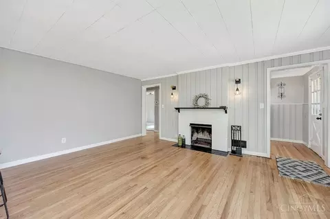 Living - 1488 Hill Ave, Mount Healthy, OH 45231 photo 2 of 5