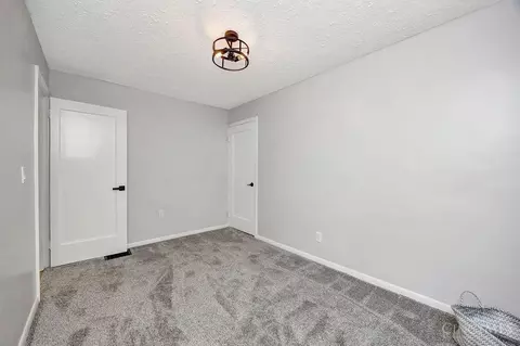 Bedroom - 1488 Hill Ave, Mount Healthy, OH 45231 photo 4 of 5
