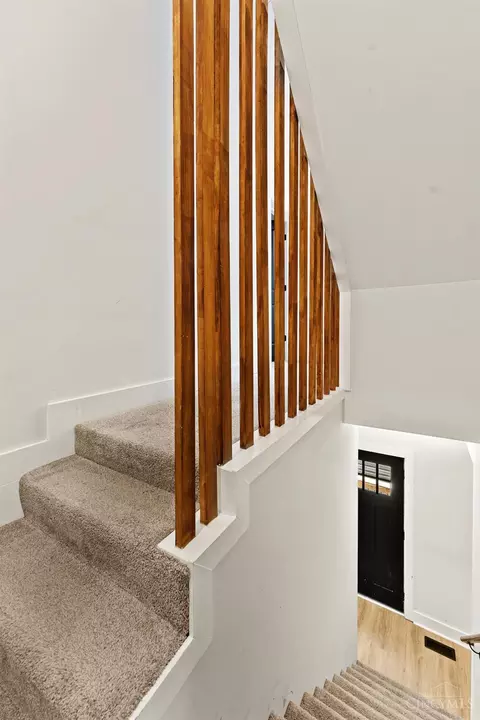 Entry Way - 652 Wayne St, Cincinnati, OH 45206 photo 1 of 3