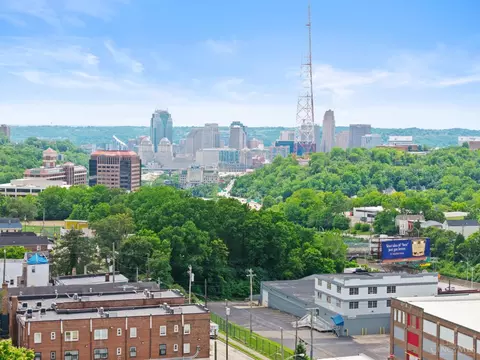 View/Area - 652 Wayne St, Cincinnati, OH 45206 photo 1 of 1