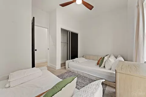Bedroom - 652 Wayne St, Cincinnati, OH 45206 photo 7 of 7