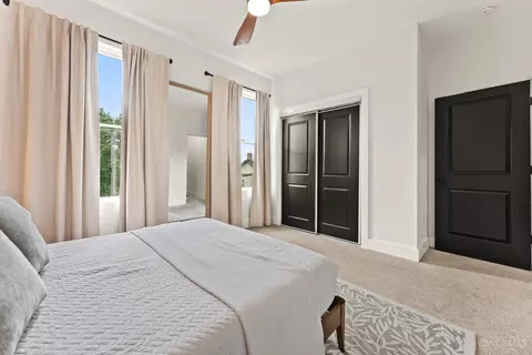 Bedroom - 652 Wayne St, Cincinnati, OH 45206 photo 5 of 7