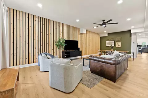 Living - 652 Wayne St, Cincinnati, OH 45206 photo 2 of 3