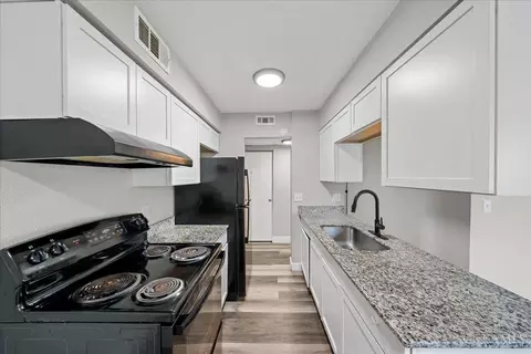 Kitchen - 2382 N Bend Rd, Cincinnati, OH 45239 photo 1 of 4