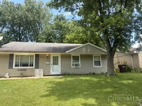 2440 Merriway Ln, Cincinnati, OH 45231