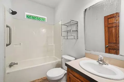 Bath - 4229 E Fork Hills Dr, Batavia, OH 45103 photo 1 of 3
