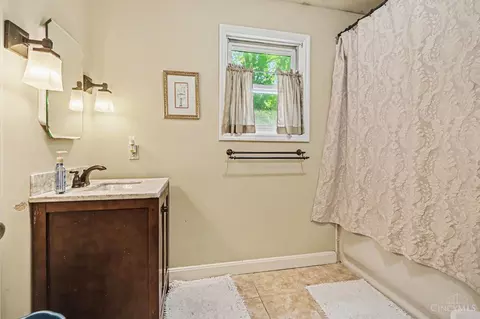 Bath - 119 Forest Ave, Wyoming, OH 45215 photo 2 of 2