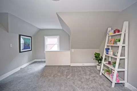 Bedroom - 3216 Hackberry St, Cincinnati, OH 45207 photo 6 of 8