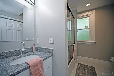 Bath - 3216 Hackberry St, Cincinnati, OH 45207 photo 5 of 6