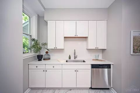 Kitchen - 3216 Hackberry St, Cincinnati, OH 45207 photo 3 of 4