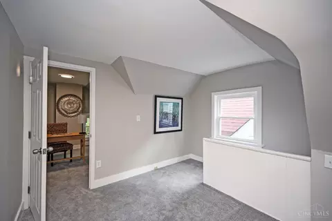 Entry Way - 3216 Hackberry St, Cincinnati, OH 45207 photo 2 of 2
