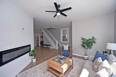 Living - 3216 Hackberry St, Cincinnati, OH 45207 photo 4 of 4