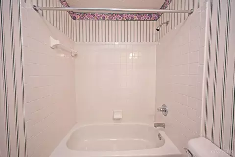 Bath - 5757 Cheviot Rd, Cincinnati, OH 45247 photo 4 of 4