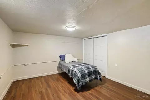 Bedroom - 2652 Cedarbrook Dr, Golf Manor, OH 45237 photo 6 of 10