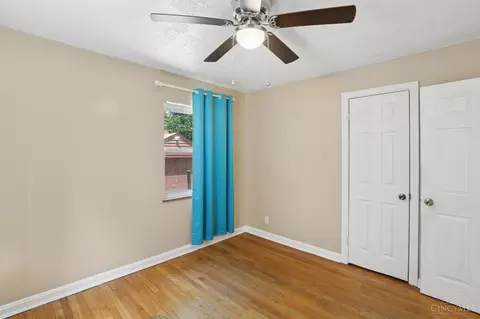 Bedroom - 2652 Cedarbrook Dr, Golf Manor, OH 45237 photo 4 of 10