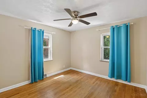 Bedroom - 2652 Cedarbrook Dr, Golf Manor, OH 45237 photo 3 of 10