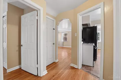 Entry Way - 2652 Cedarbrook Dr, Golf Manor, OH 45237 photo 3 of 3