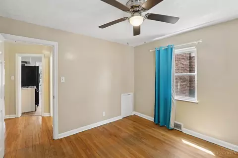 Bedroom - 2652 Cedarbrook Dr, Golf Manor, OH 45237 photo 5 of 10