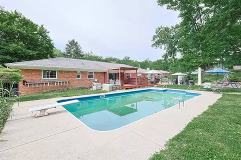 Exterior - 2443 Hunt Rd, Reading, OH 45215 photo 6 of 12