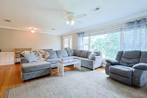 Living - 2443 Hunt Rd, Reading, OH 45215 photo 2 of 3