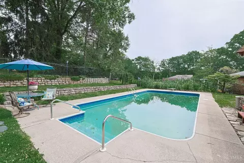 Exterior - 2443 Hunt Rd, Reading, OH 45215 photo 7 of 12
