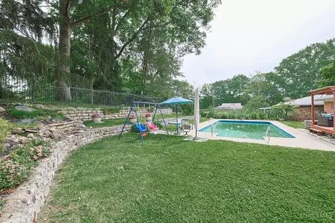 Exterior - 2443 Hunt Rd, Reading, OH 45215 photo 8 of 12