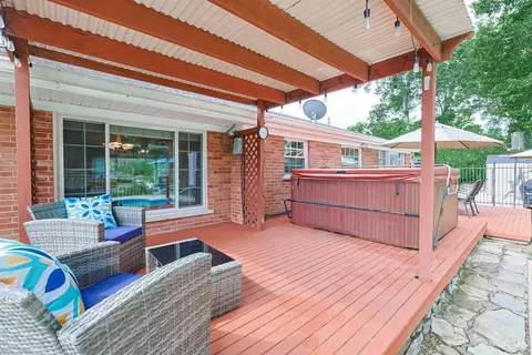 Exterior - 2443 Hunt Rd, Reading, OH 45215 photo 4 of 12