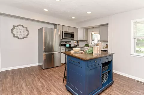 Kitchen - 8252 Sibcy Rd, Hamilton Township, OH 45039 photo 1 of 7