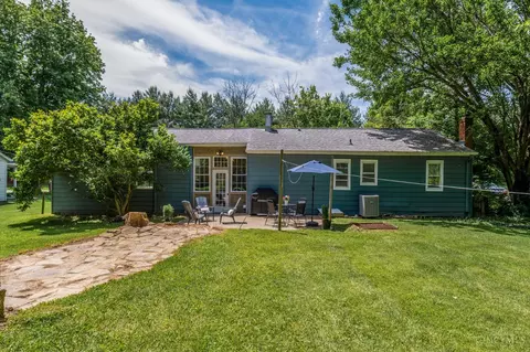 Exterior - 8252 Sibcy Rd, Hamilton Township, OH 45039 photo 7 of 8