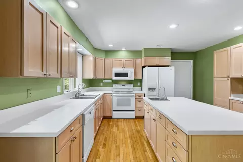 Kitchen - 3602 Lucas Rd, Blanchester, OH 45107 photo 4 of 6